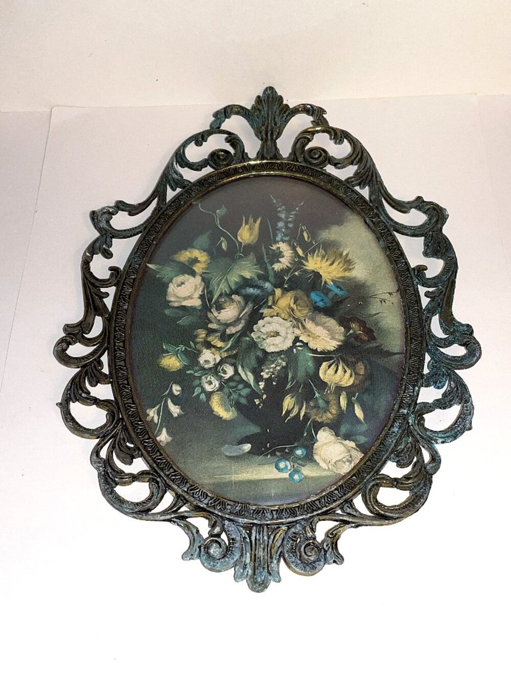 Vtg Italian Victorian Style Oval Brass Filigree Frame Floral Print Convex Glass